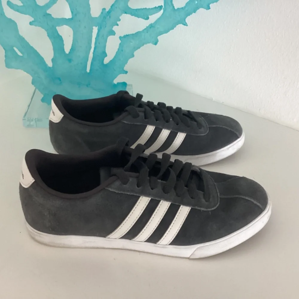 REDUCED WMNS Gray Suede White Leather ADIDAS three stripes sneakers worn 2x 7.5